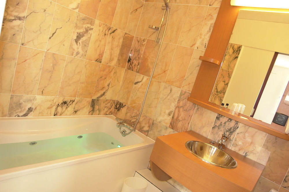 Brit Hotel Rennes Le Castel Екстер'єр фото
