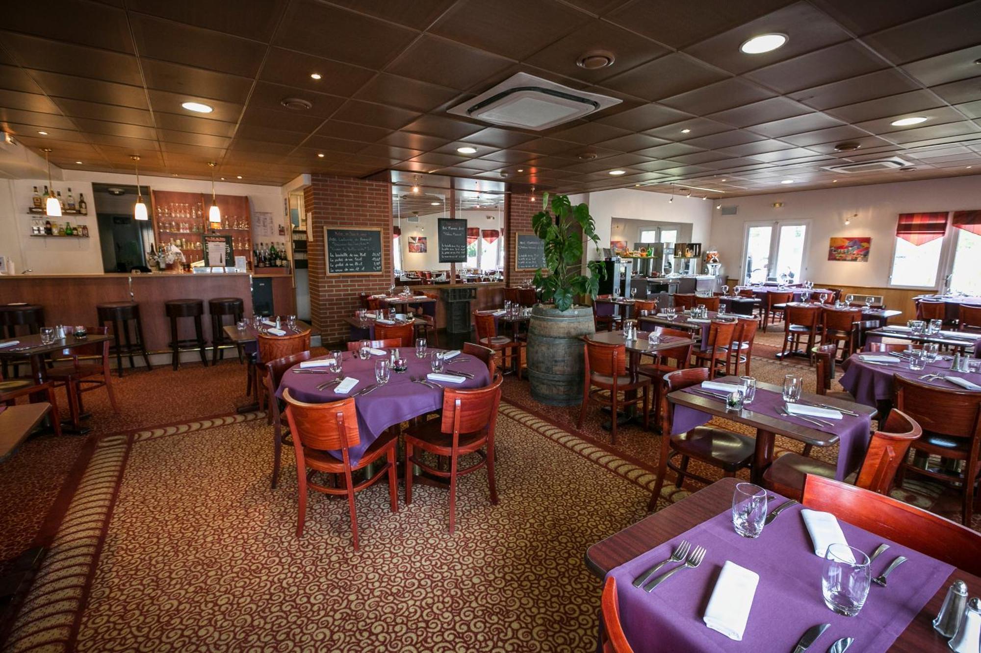 Brit Hotel Rennes Le Castel Екстер'єр фото