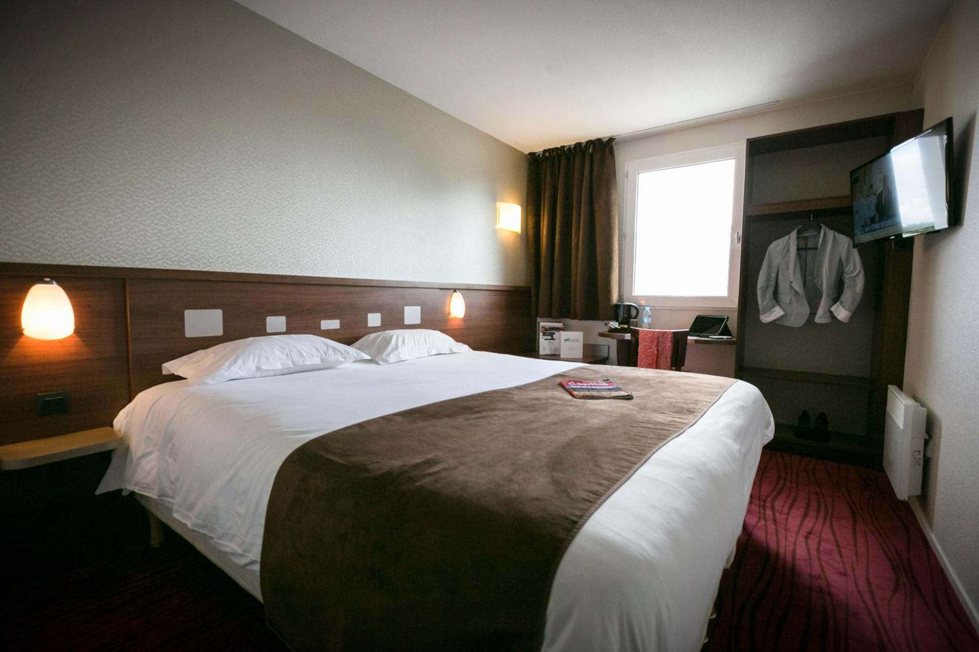 Brit Hotel Rennes Le Castel Екстер'єр фото