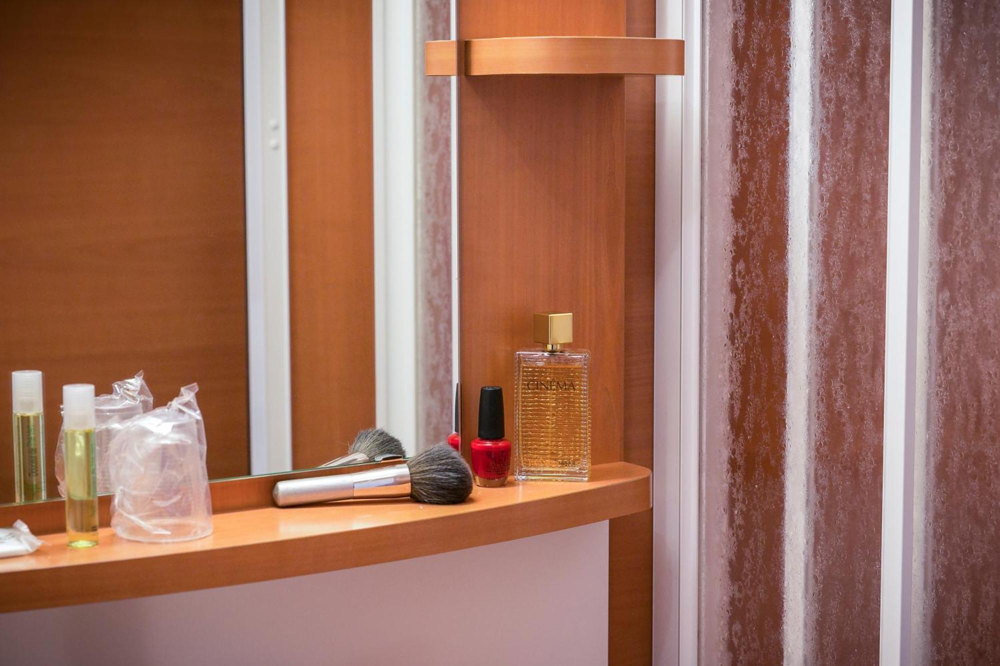 Brit Hotel Rennes Le Castel Екстер'єр фото