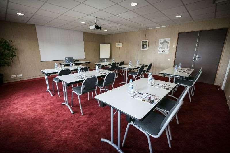 Brit Hotel Rennes Le Castel Зручності фото