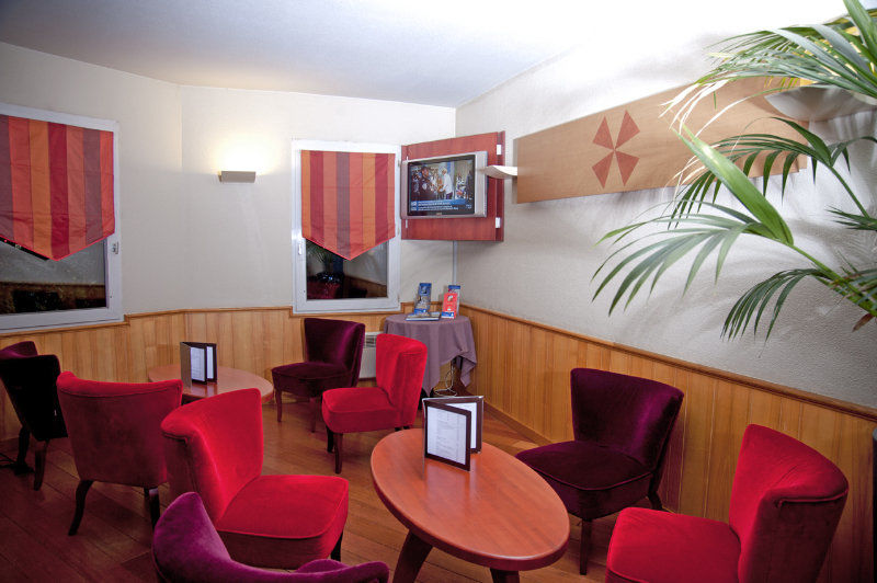 Brit Hotel Rennes Le Castel Екстер'єр фото