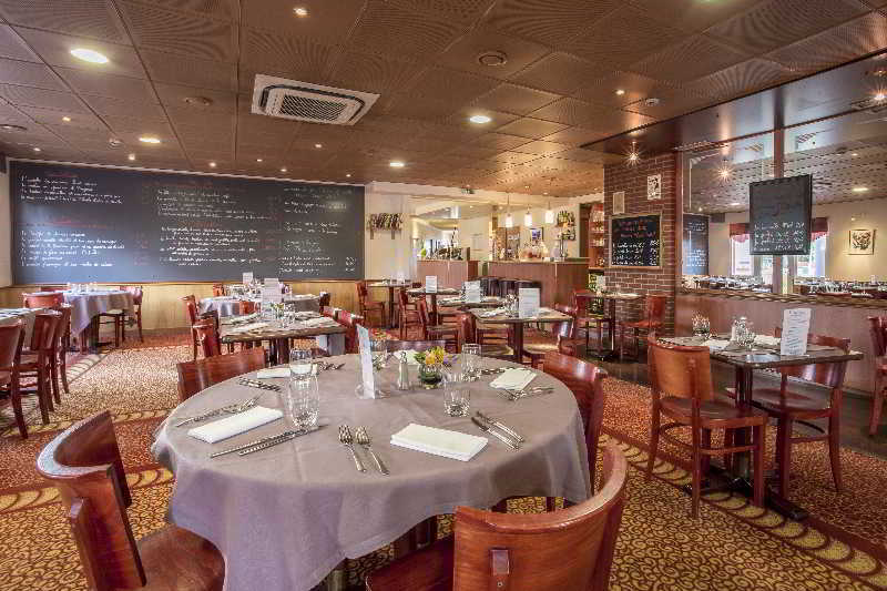 Brit Hotel Rennes Le Castel Екстер'єр фото